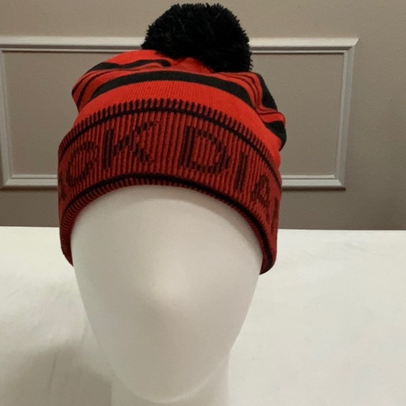 Black Diamond POM BEANIE - Black/hyper red - Picture 2 of 12